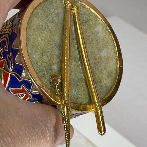 Vintage Cloisonné drum and sticks ornament. Bright and in beautiful shape. - Picture 2 of 9